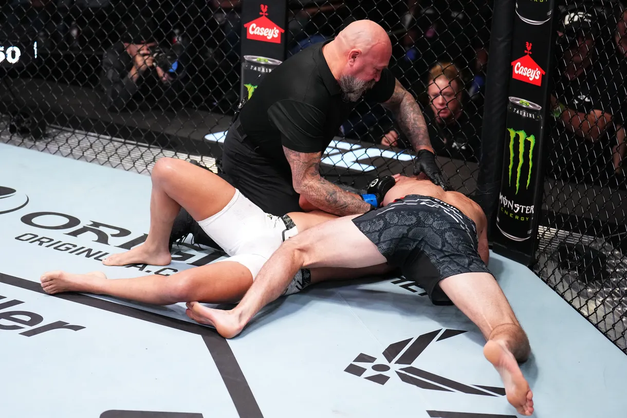 UFC Vegas 82 Trey Ogden contra Nikolas Motta culmina en controversial